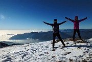 64 Abbracciando il mondo...sotto un mare di nebbia